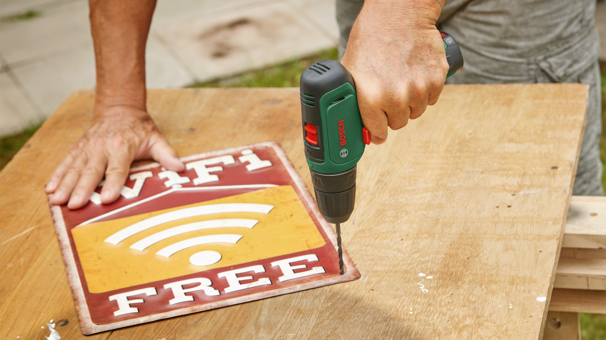 Atornillador a batería EasyDrill 1200