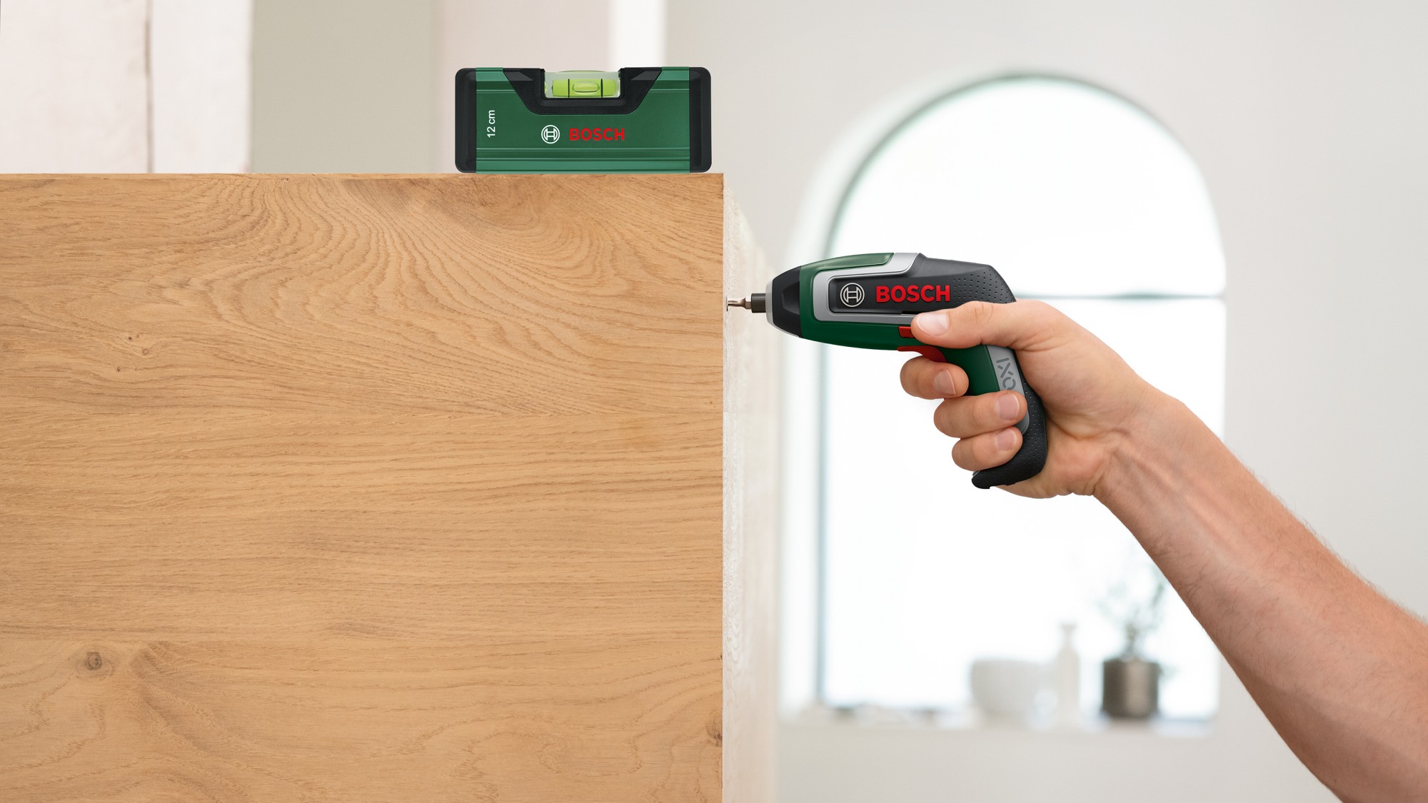 Atornillador a batería Set nivel IXO 7