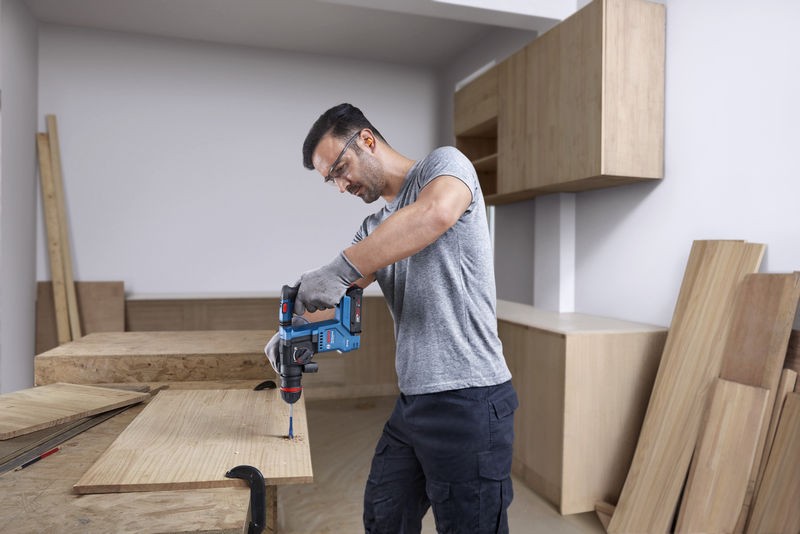 Martillo perforador a batería con ONECHUCK GBH 18V-18 X