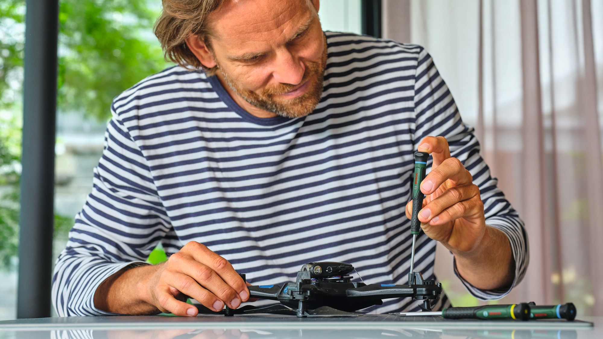 Set de trece destornilladores de precisión