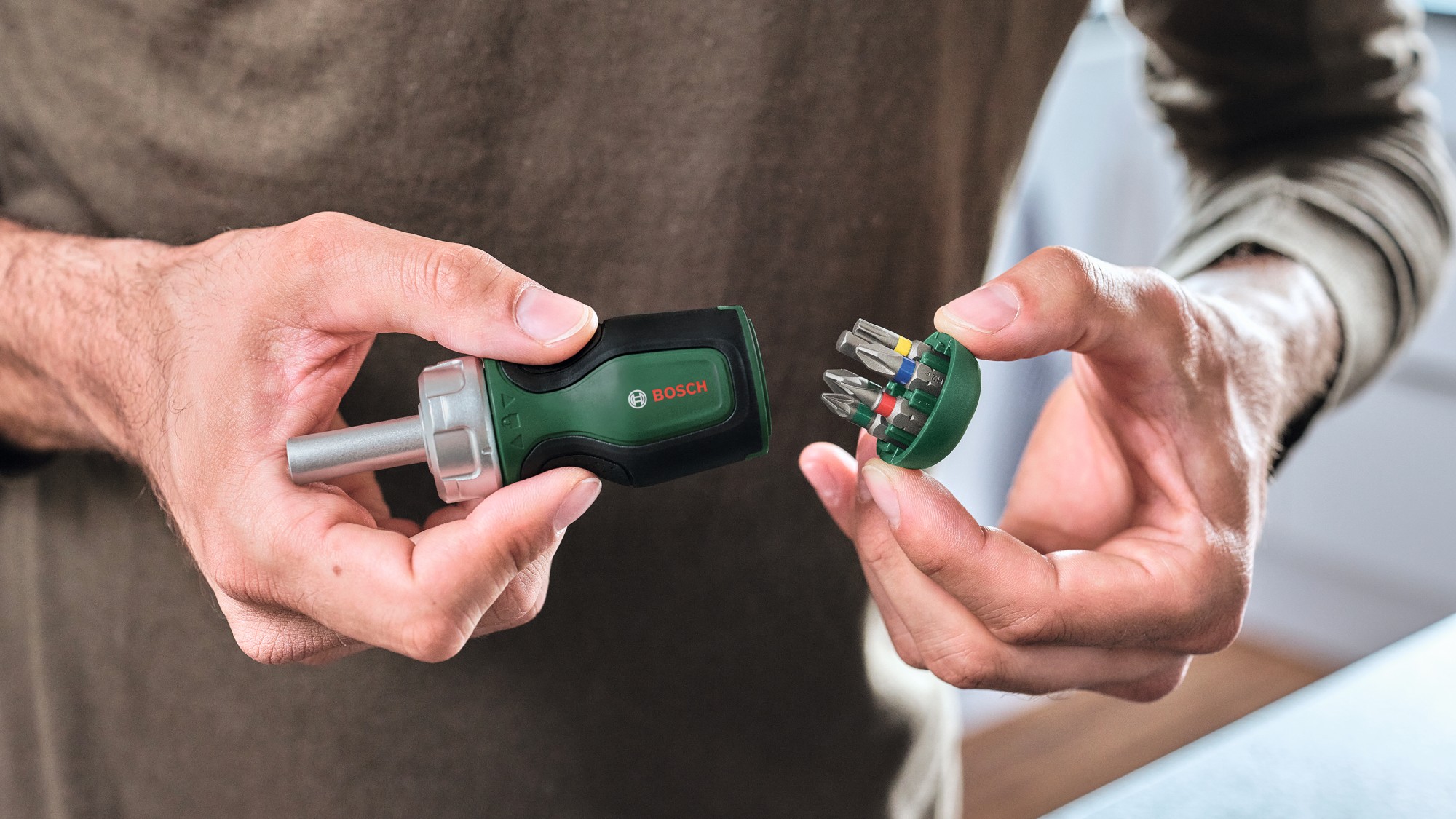 Destornillador de trinquete de puntas corto + 6 puntas