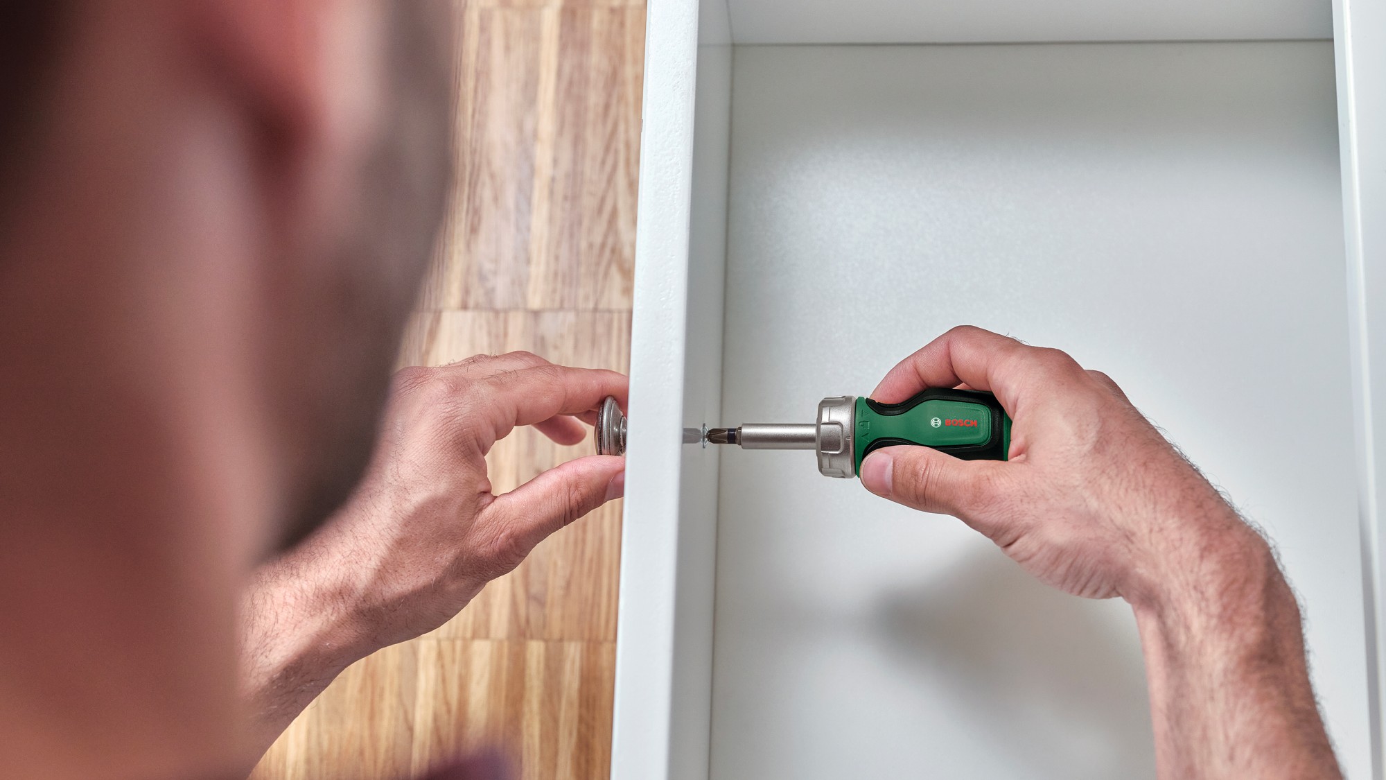 Destornillador de trinquete con mango ancho y 6 puntas (depósito 2)