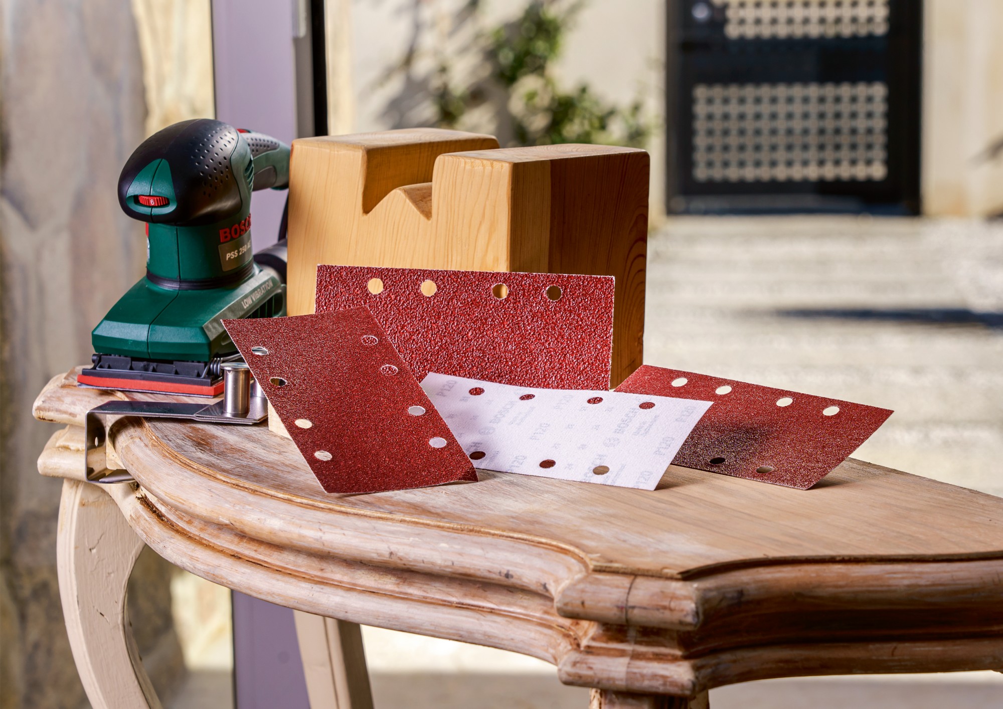 25 lijas para lijadora orbital,  8 orificios, Grano 60, 80, 120, 240