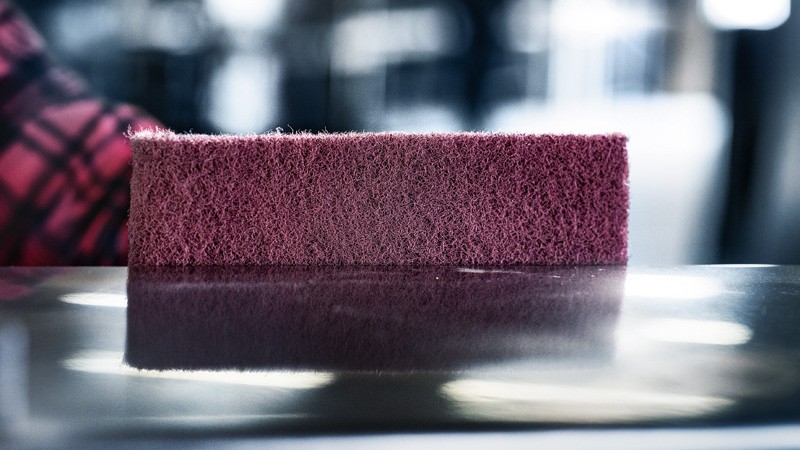 Rollo de vellón EXPERT N880 para lijado manual de 150 mm x 10 m, medio A