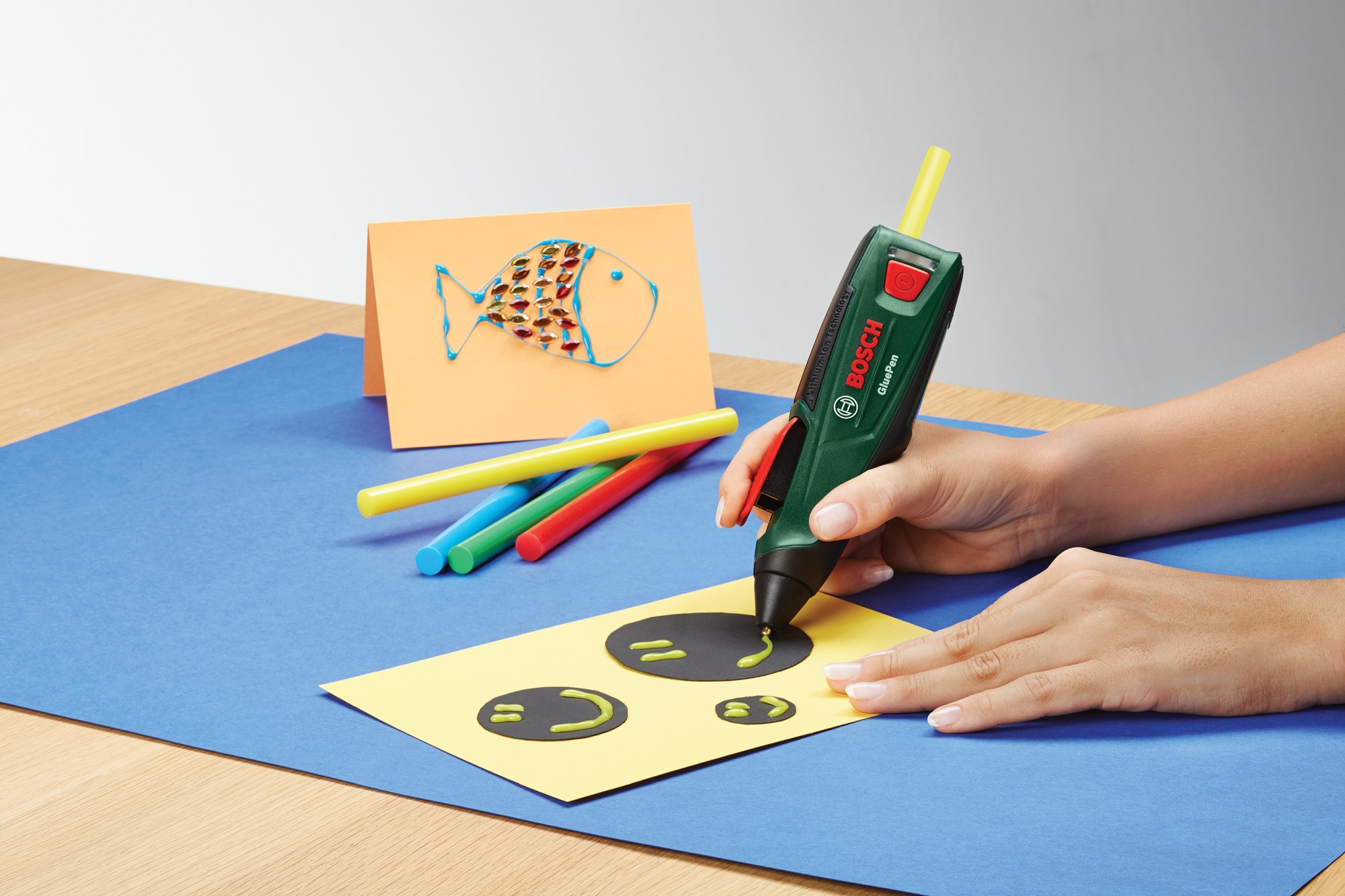 Adhesivo termofundible Color 7 mm10 uds., color