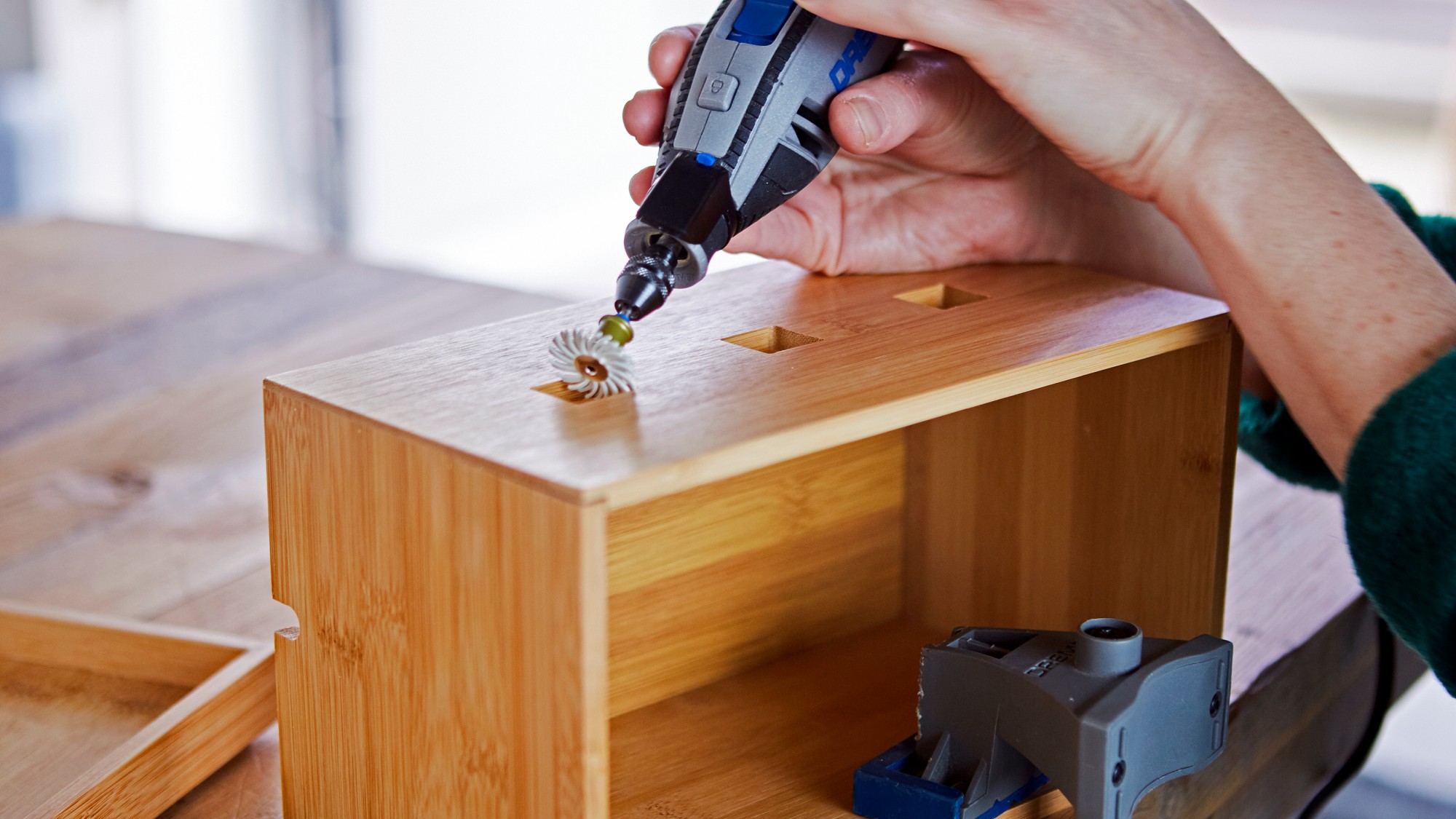 DREMEL® EZ SpeedClic: cepillo abrasivo para detalles, grano 120