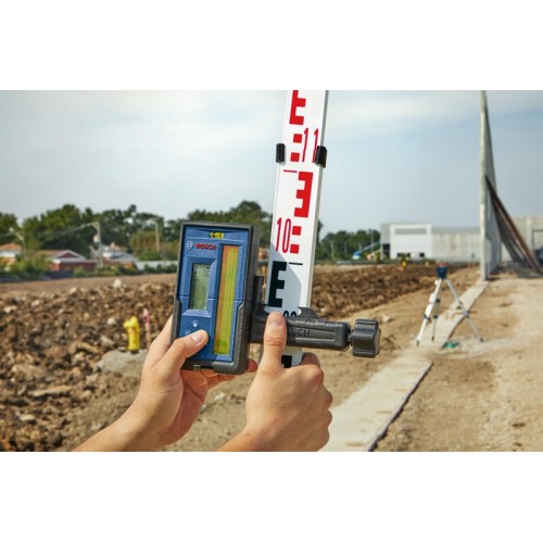 Bosch Professional receptor de láser rotativo LR 45 (láser rojo y verde, soporte RB 45, 2 pilas AA, alcance: hasta un radio de 300 m).