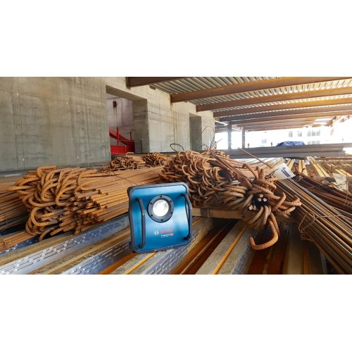 Linterna a batería GLI 18V-10000 C