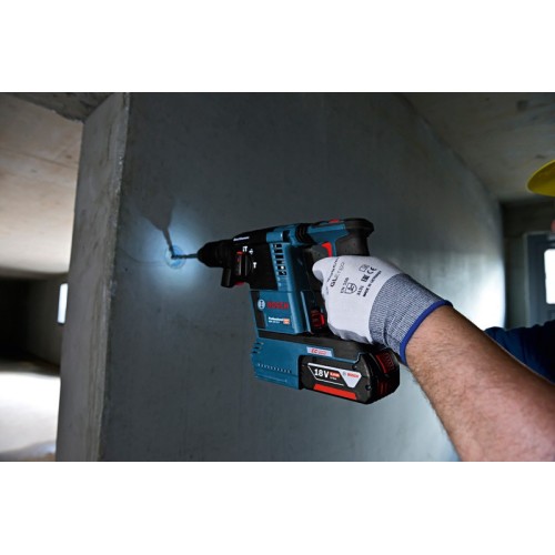 Kit combinado Kit de 2 herramientas de 18 V: GWS 18V-10 P + GBH 18V-26 +2x5,5 Ah (PC) + GAL 1880CV (XL)
