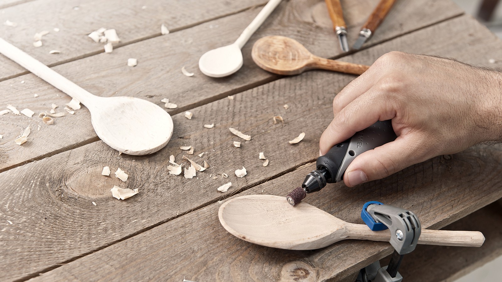 Multiherramienta con cable en forma de bolígrafo DREMEL 2050 – 15 (9 W), 15 accesorios