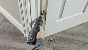 Kit de multiherramienta inteligente sin escobillas y con batería Dremel 8260 con 5 accesorios EZ SpeedClic