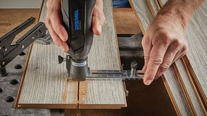 Kit de multiherramienta inteligente sin escobillas y con batería Dremel 8260 con 5 accesorios EZ SpeedClic