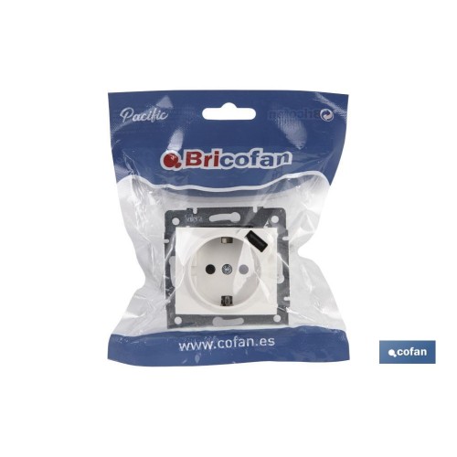 BASE ENCHUFE 2P+T CON OBTURADOR MODELO PACIFIC 16A 250V ENTRADA USB