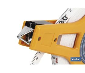 CINTA METRICA FIBRA VIDRIO CON MANGO 30 M