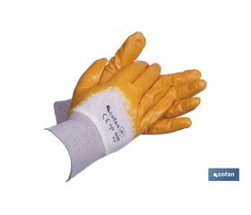 Guantes de nitrilo amarillos | Revestimiento impermeable y no absorbente | Larga duración y resistentes
