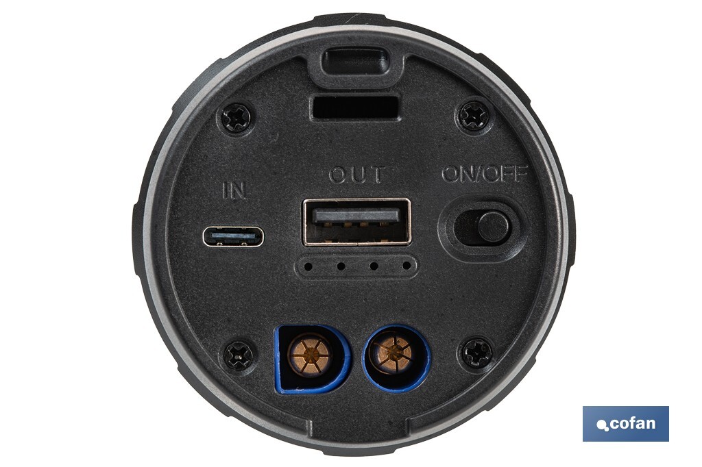 ARRANCADOR DE BATERIAS CON LINTERNA