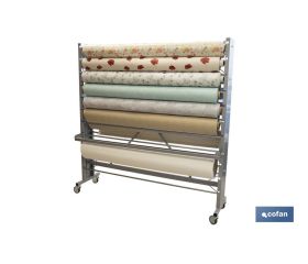Expositor de hules y manteles horizontal | Material: metal y aluminio | Ruedas incluidas | Capacidad para 22 rollos | Medidas: 1,67 m de ancho x 1,55 m alto x 40 cm de profundidad
