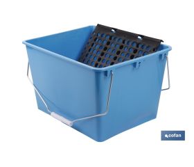 CUBETA 16 L. AZUL CON REJILLA 2 ASAS