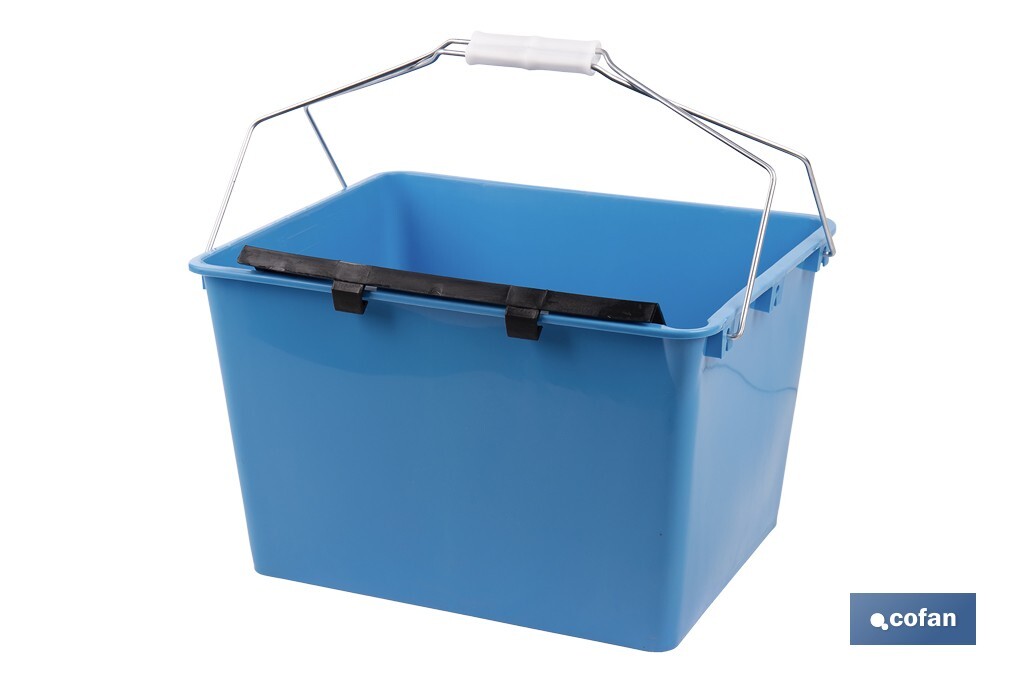 CUBETA 16 L. AZUL CON REJILLA 2 ASAS