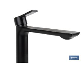 GRIFO ALTO MONOMANDO PARA LAVABO NEGRO MATE MODELO KERCH  25mm