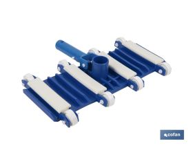 Limpiafondos Flexible para Piscinas con 8 Ruedas | Medidas de 33 x 18 cm y Mango de Ø 2,8 cm