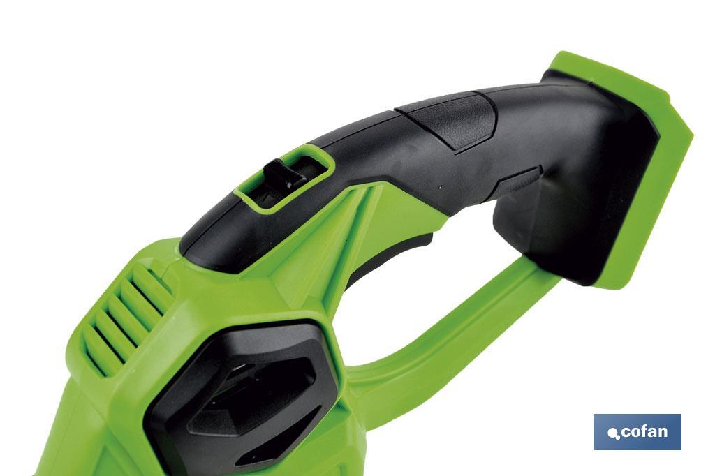 KIT CORTASETOS DE MANO EXTENSIÓN Y RUEDAS A BATERIA LI-ION 18V 1200 RPM