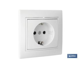 Base enchufe bipolar de empotrar | Modelo Pacific | 16 A - 250 V | L-N | Color blanco