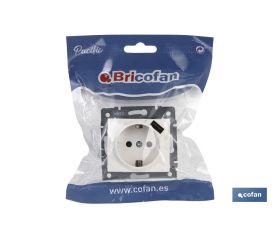 BASE ENCHUFE 2P+T CON OBTURADOR MODELO PACIFIC 16A 250V ENTRADA USB