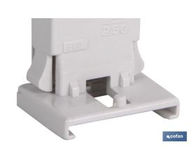 PORTALÁMPARAS DE FLUORESCENCIA 2A250V FIJACIÓN PATILLAS ELÁSTICAS LATERALES