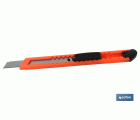 PACK 3 CUTTERS ABS EN BLISTER HOJA 9 MM