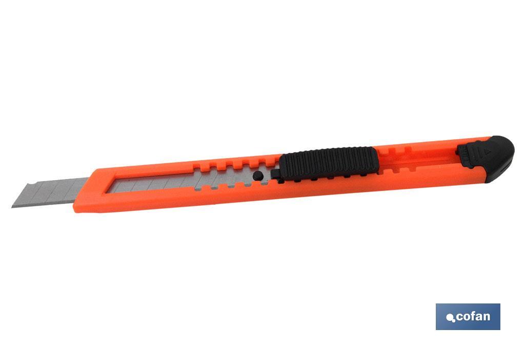 PACK 3 CUTTERS ABS EN BLISTER HOJA 9 MM