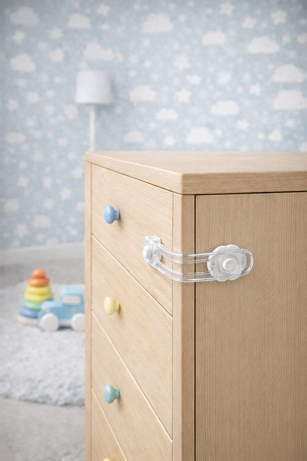 Mod. B2051-B Cierre de seguridad para armarios y cajones. Blanco. 176 x 29 mm [Blister 1 unidad]