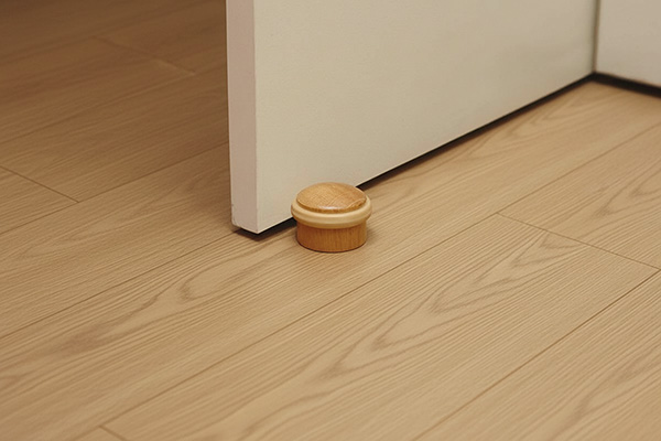 Mod. B9013-Y Tope Madera Cilíndrico adhesivo. Roble. Ø 35 x 29 mm [Blister 1 unidad]