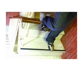 Mod. B6130-N Cinta Antideslizante adhesiva. Negro. 5 m. 25 mm [Blister 1 rollo]