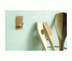 Mod. B7026-Z Percha mediana adhesiva. Madera. 26 x 43 mm [Blister 3 unidades]
