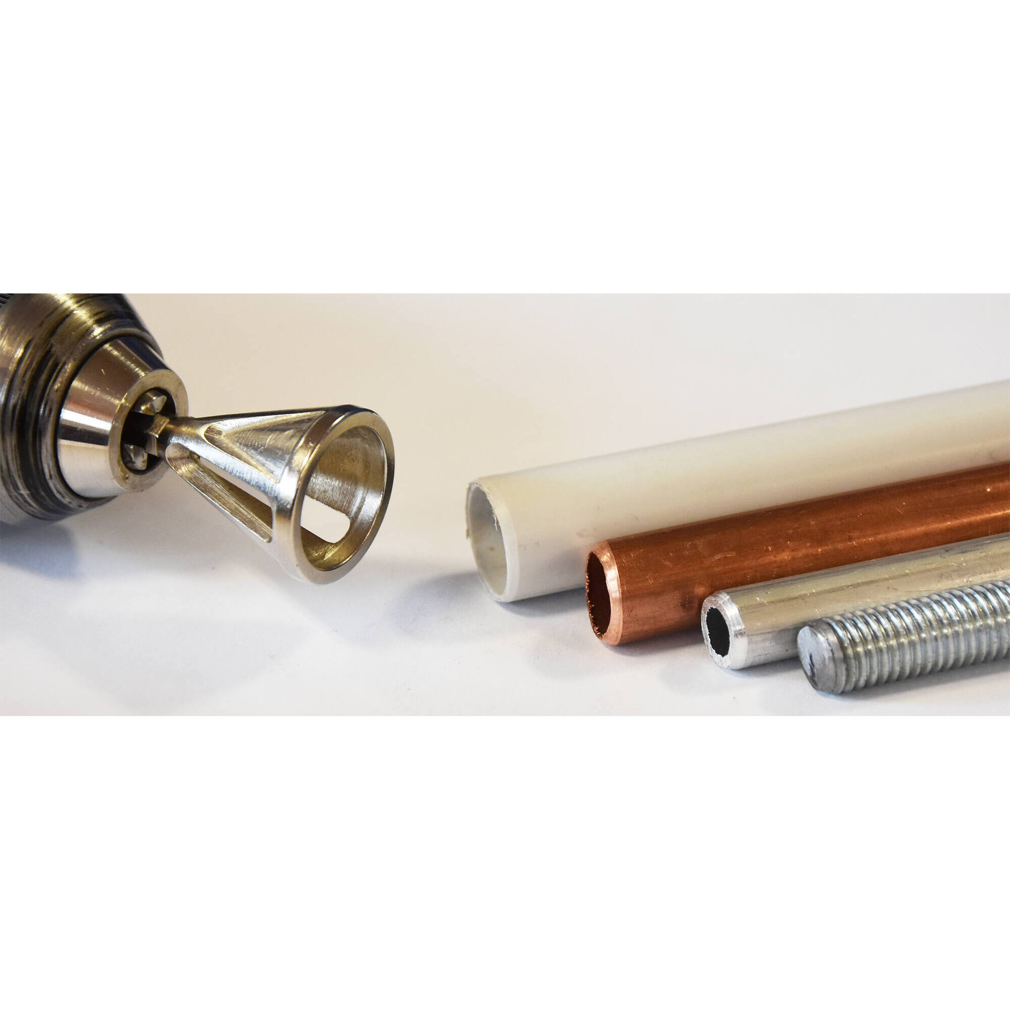 Fresa HCS para desbarbar tubos y varillas roscadas. Vástago hexagonal de 6,35 mm de cambio rápido - Ø 4 a 20 mm