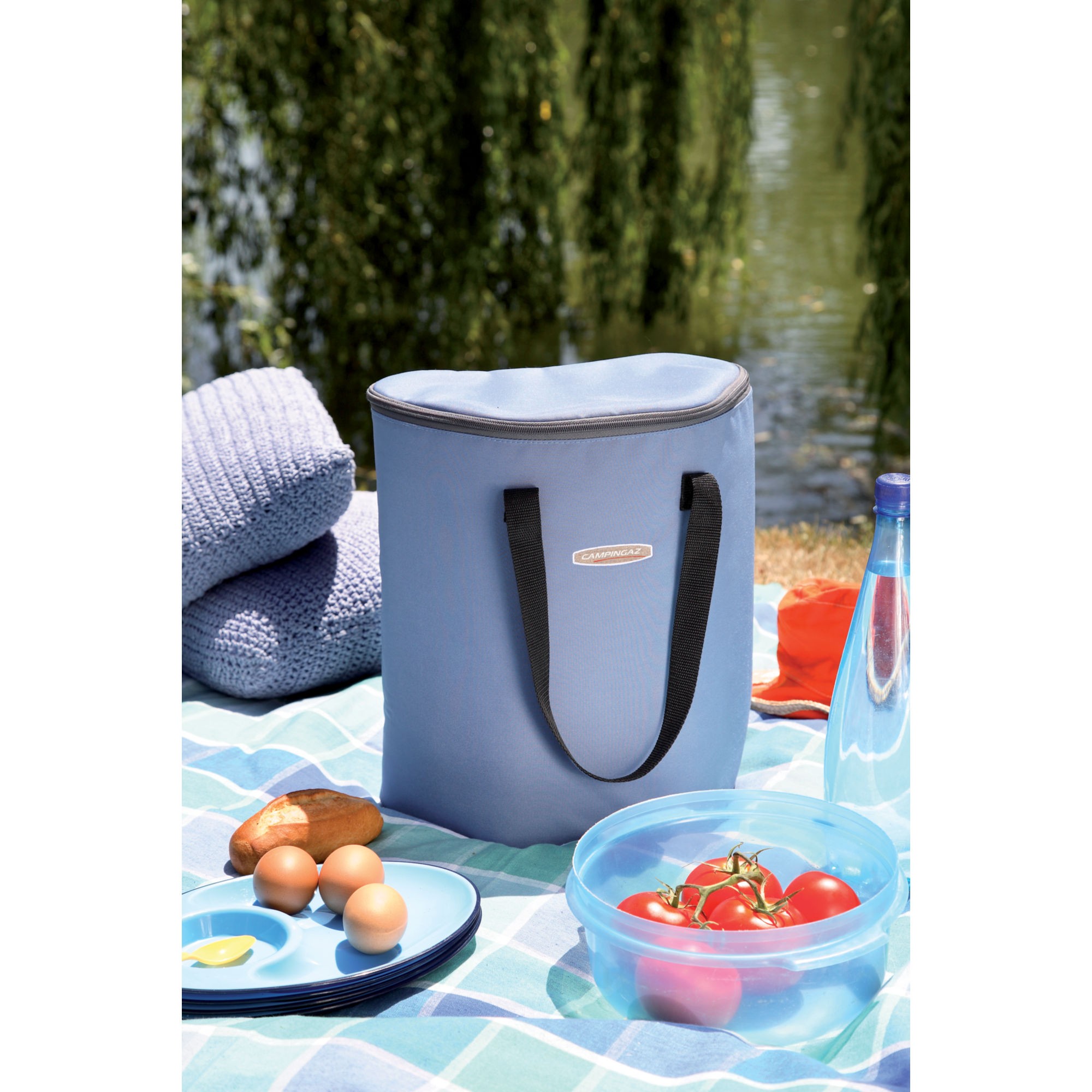 Nevera BASIC 15L AZUL CLARO