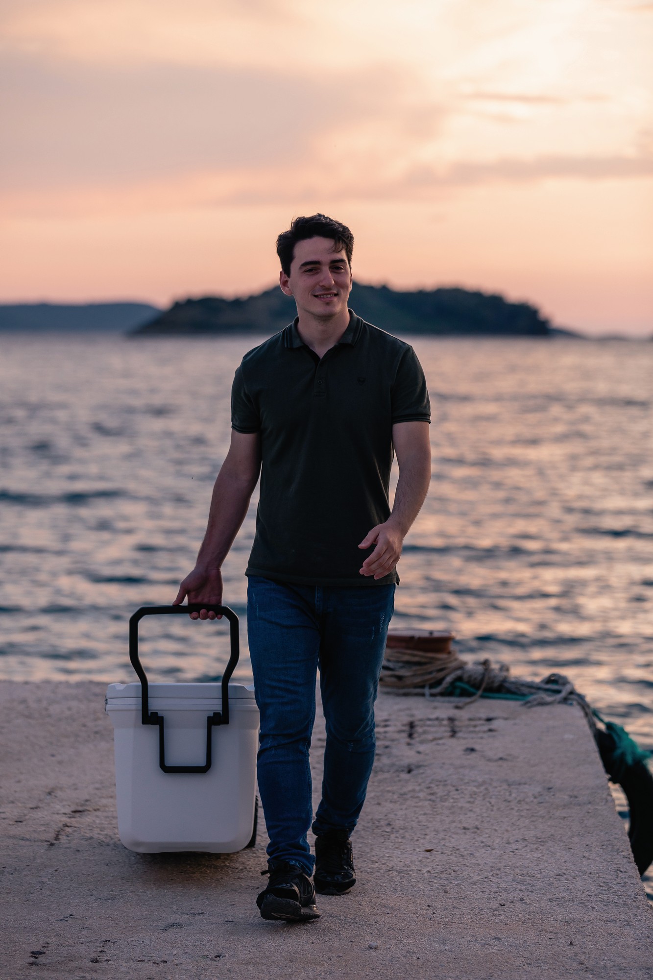 Nevera MARINE XTREME 100QT con ruedas (94 L).