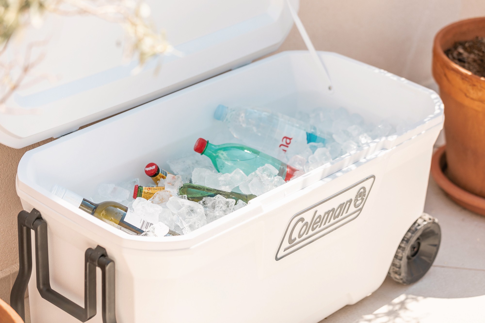 Nevera MARINE XTREME 100QT con ruedas (94 L).