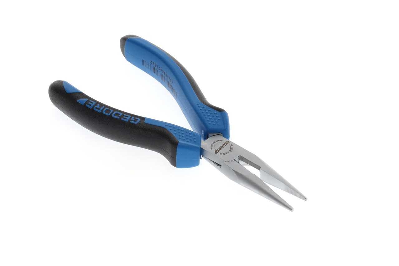 8132-140 JC Alicates de punta plana 140 mm Mango 2K