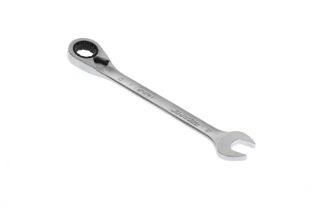 7 UR 24 Llave de boca con carraca anular, reversible UD 24 mm