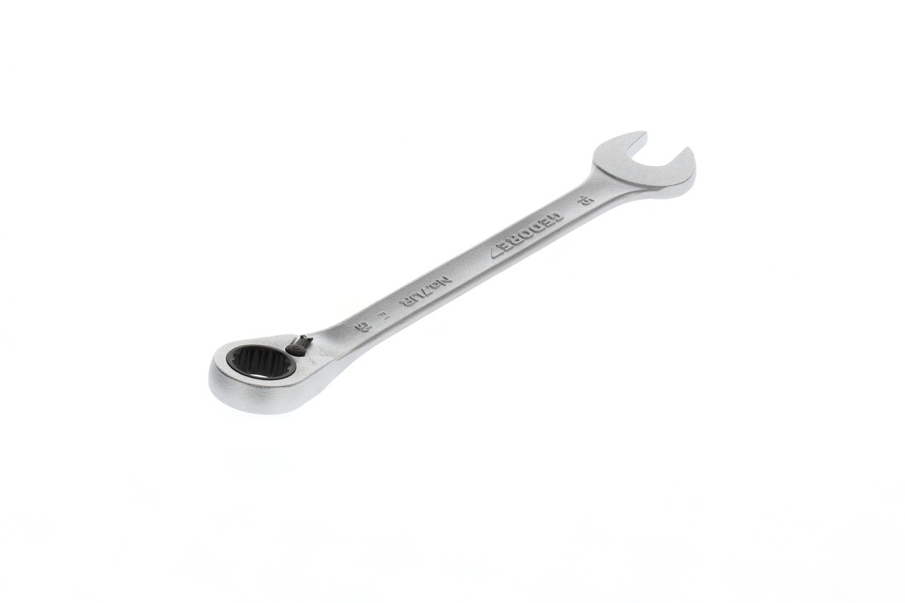 7 UR 15 Llave de boca con carraca anular, reversible UD 15 mm