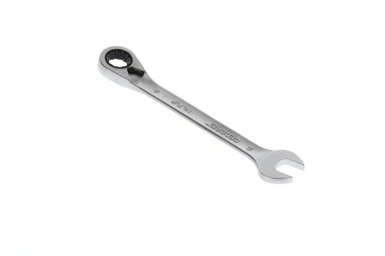 7 UR 15 Llave de boca con carraca anular, reversible UD 15 mm