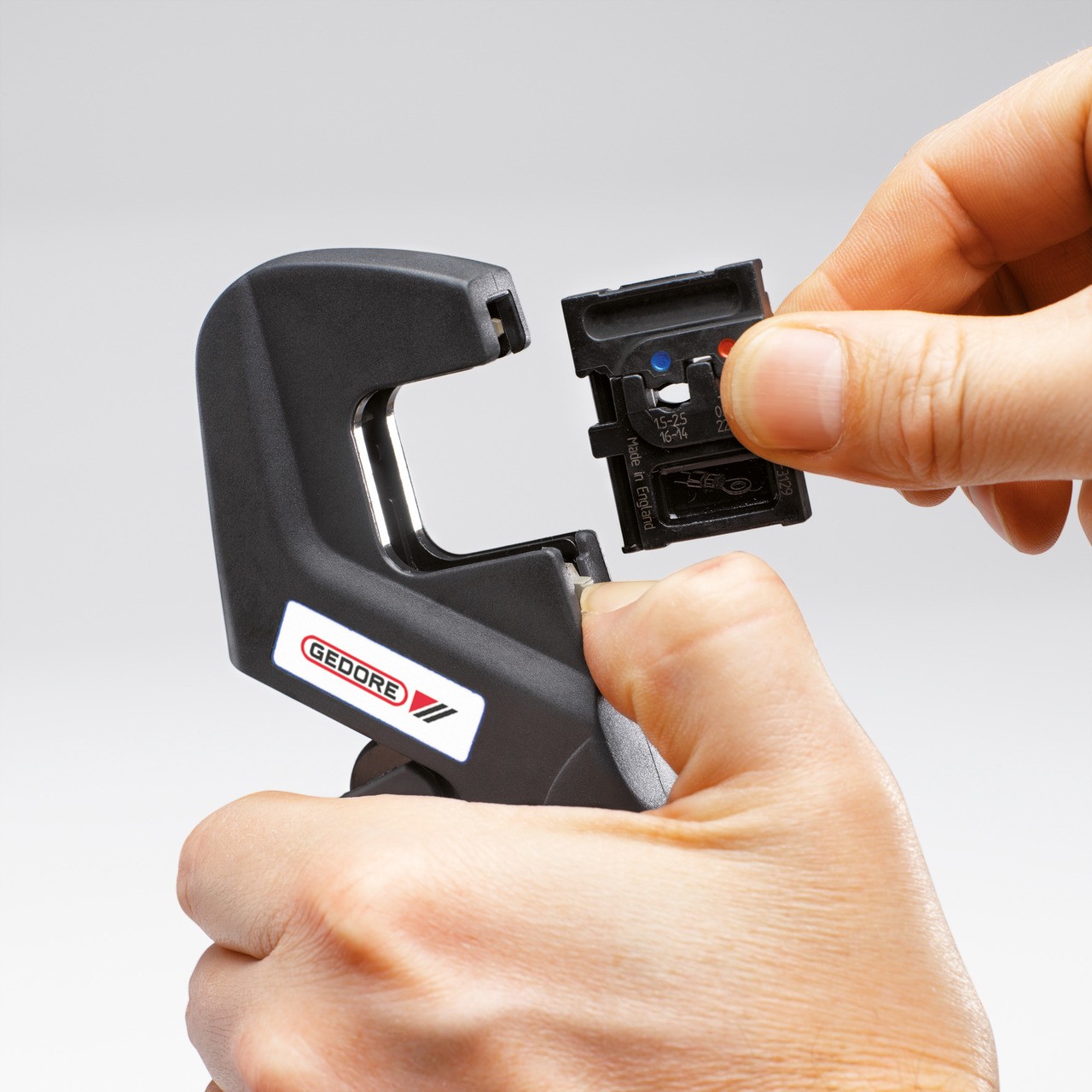 8140 Pinza de crimpado para marco base sin inserto