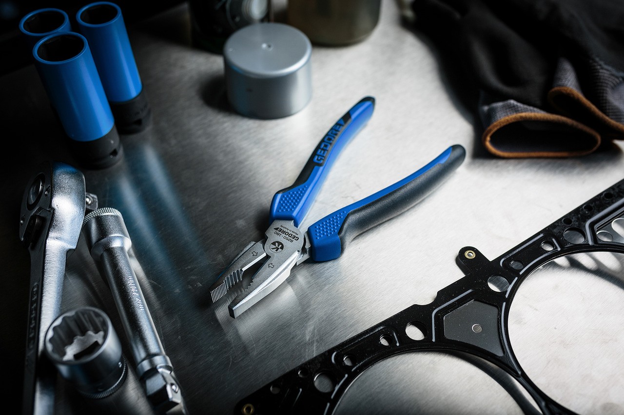 8250-180 JC Alicates combinados de fuerza 180 mm Mango 2K