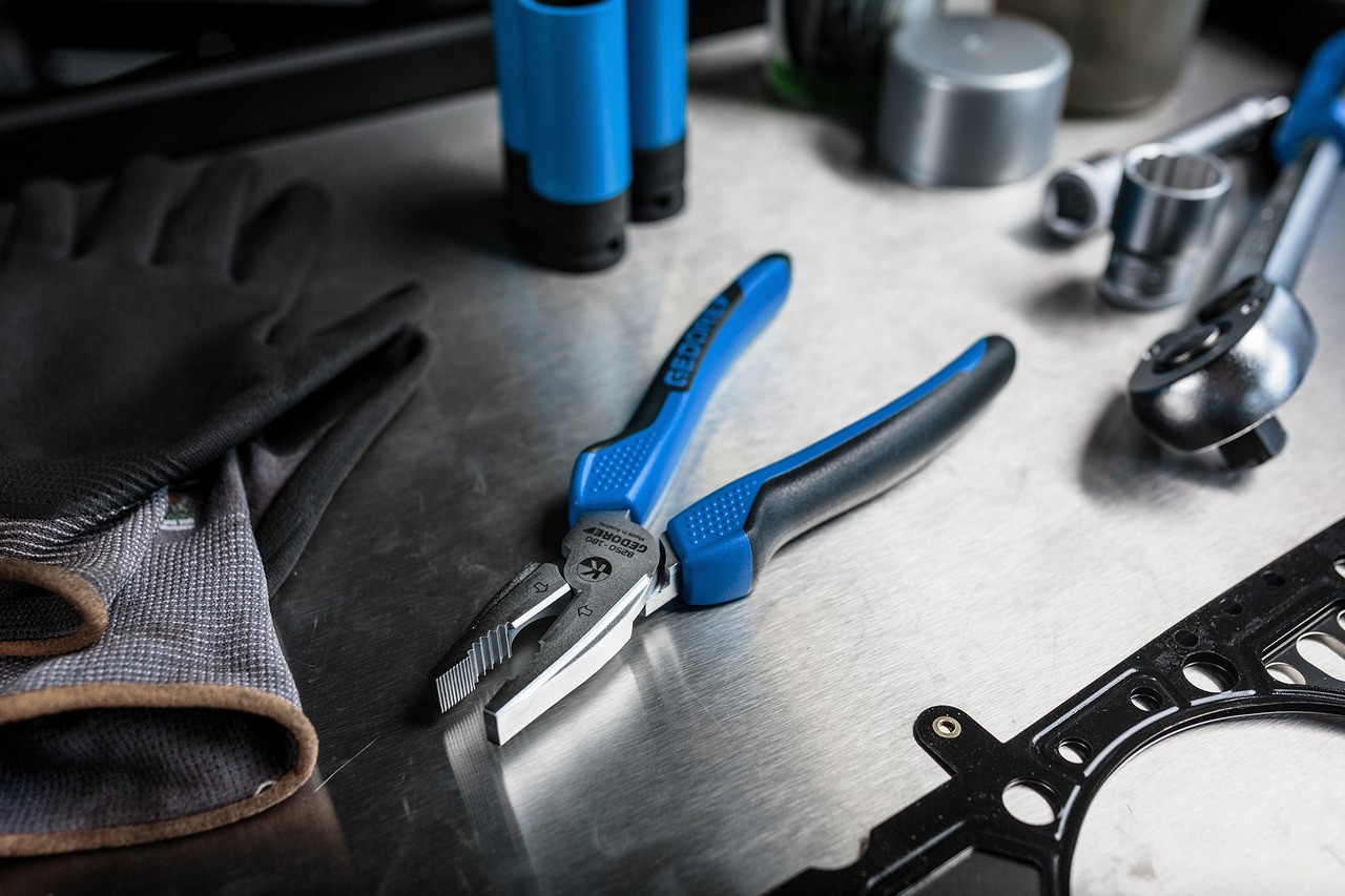 8250-180 JC Alicates combinados de fuerza 180 mm Mango 2K