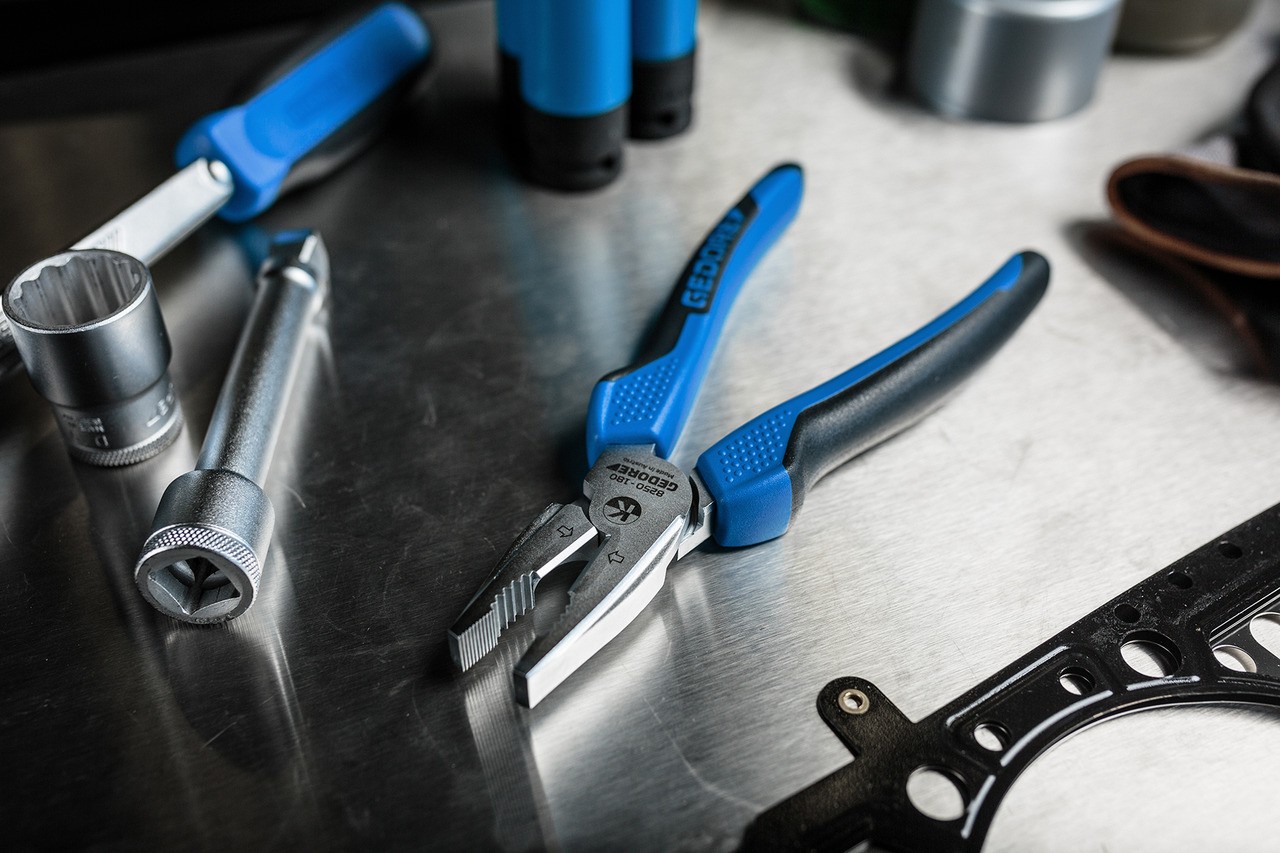 8250-180 JC Alicates combinados de fuerza 180 mm Mango 2K