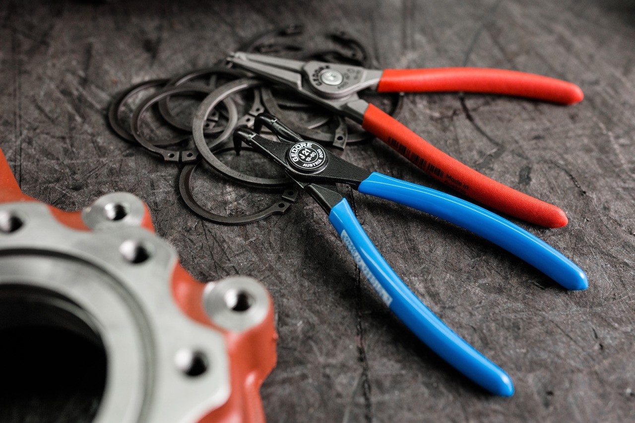 8000 J 21 Alicates de montaje para anillos de seguridad interiores acodados 19-60mm