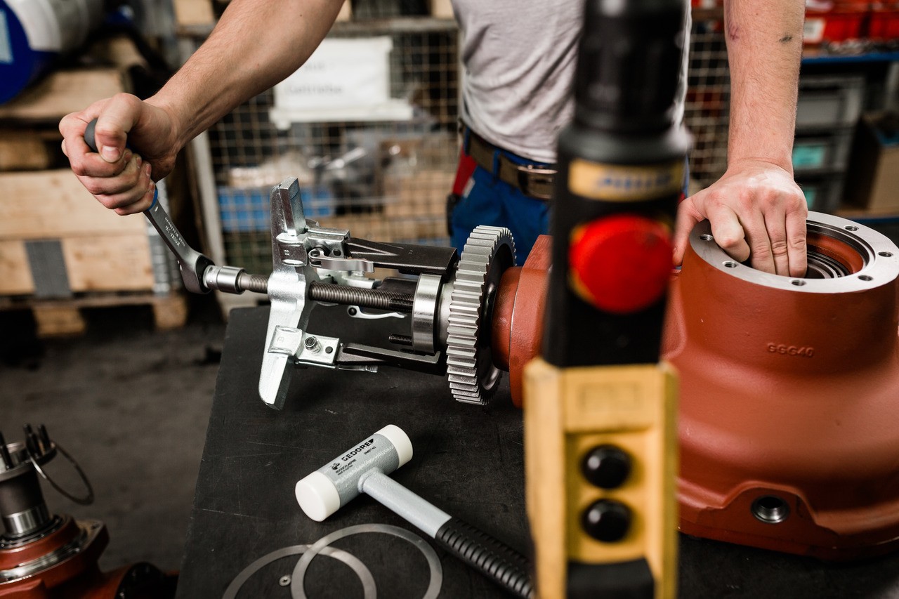 1993 U-20 Carraca reversible 1/2", mango 2K 270 mm