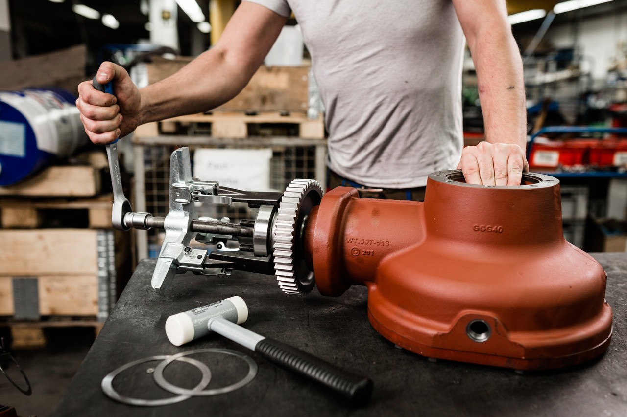 1993 U-20 Carraca reversible 1/2", mango 2K 270 mm